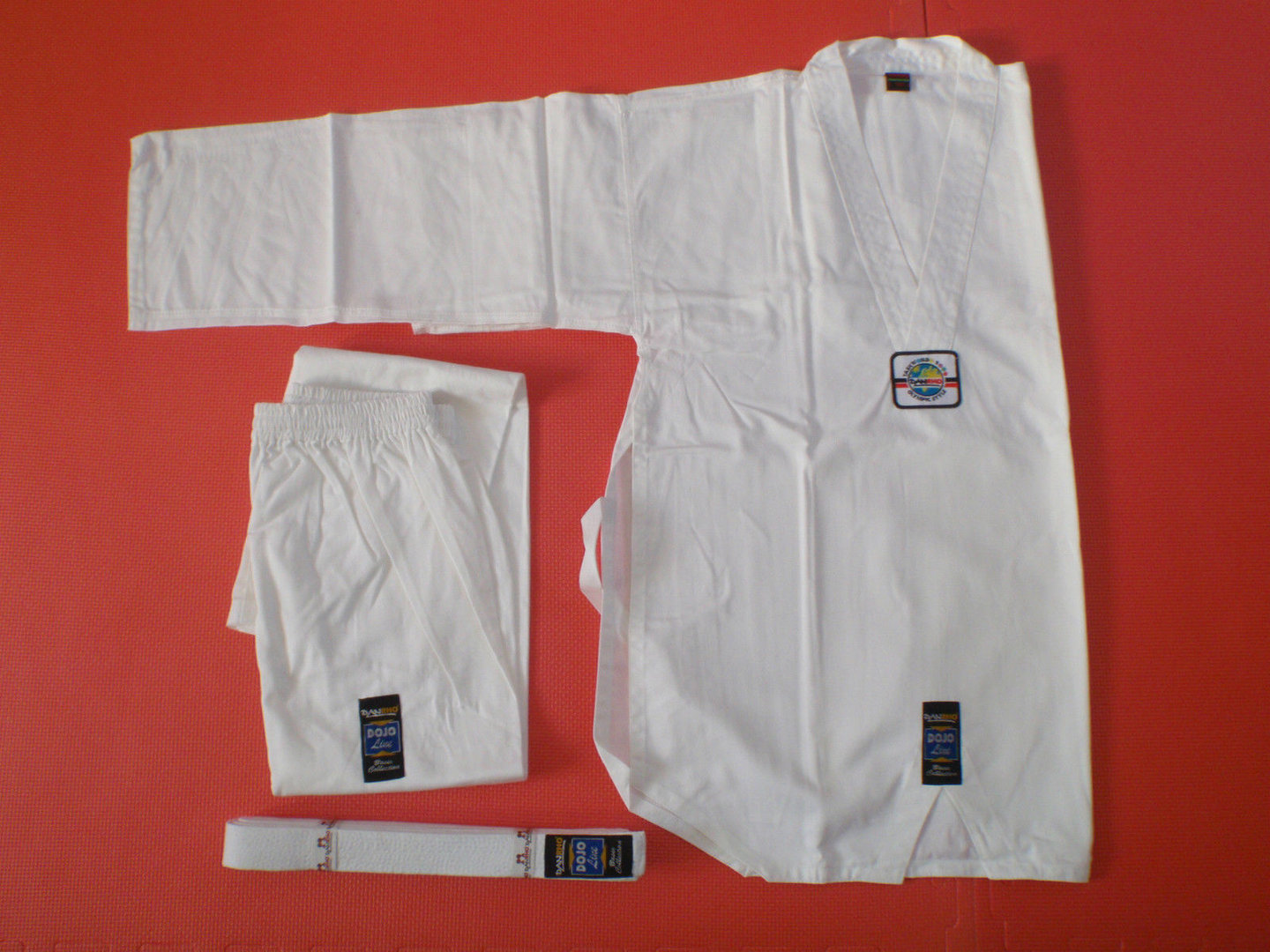 Dojo Line in 190 und 200 cm Taekwondo Anzug Olympic Style 